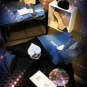 Women Jeans 👖 all sizes are beautiful 🔌